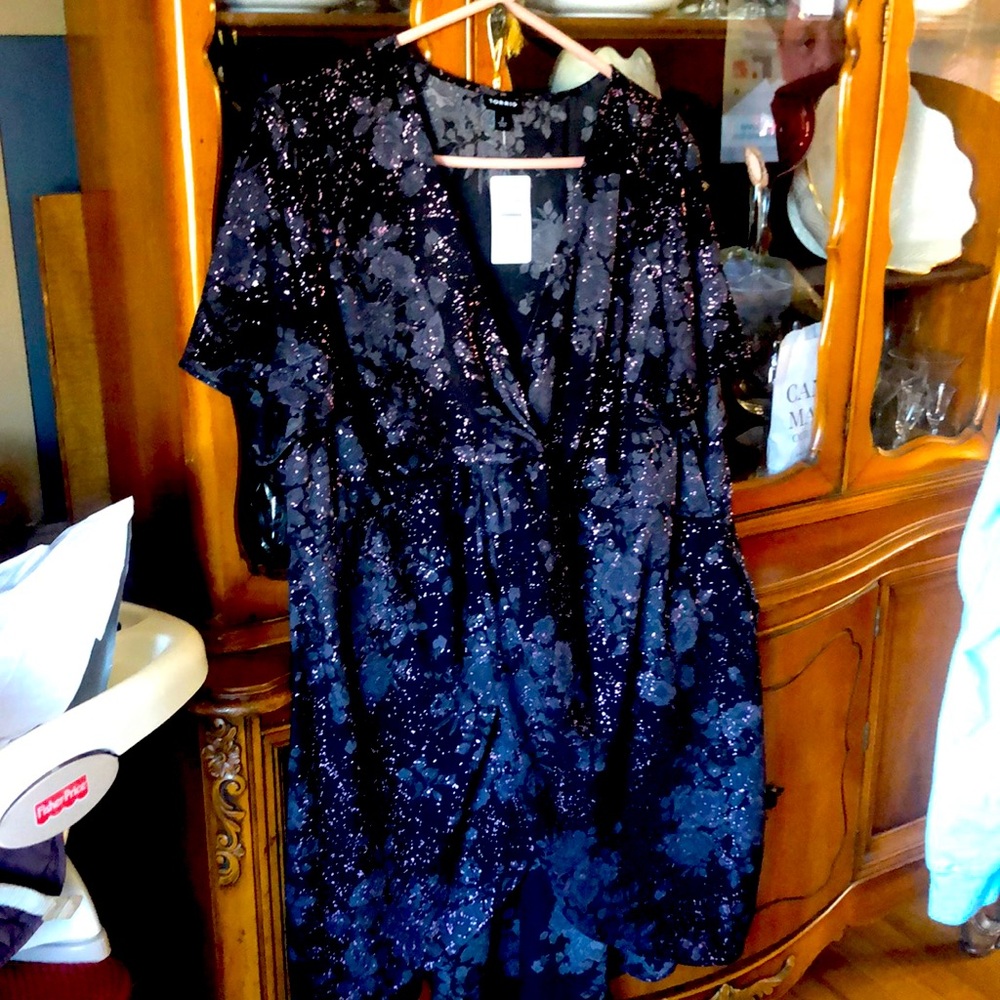 Torrid 2 black/pink metallic print top